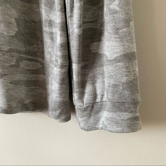 Revolve-Monrow Camo Raglan Sweatshirt (Small) - Picture 7 of 10